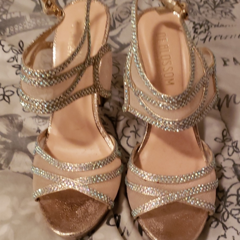 Heels - Picture 2 of 4